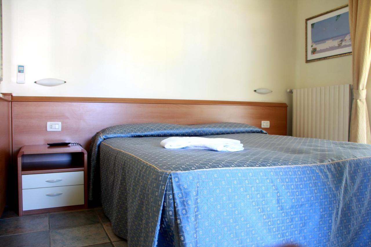 Hotel Angela Fano Eksteriør billede